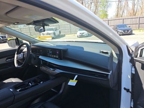 New 2025 Nissan Murano SL image 14