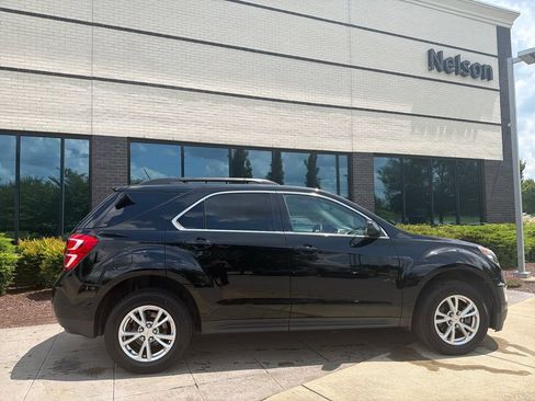 Used 2017 Chevrolet Equinox LT w/ Convenience Package FWD image 4