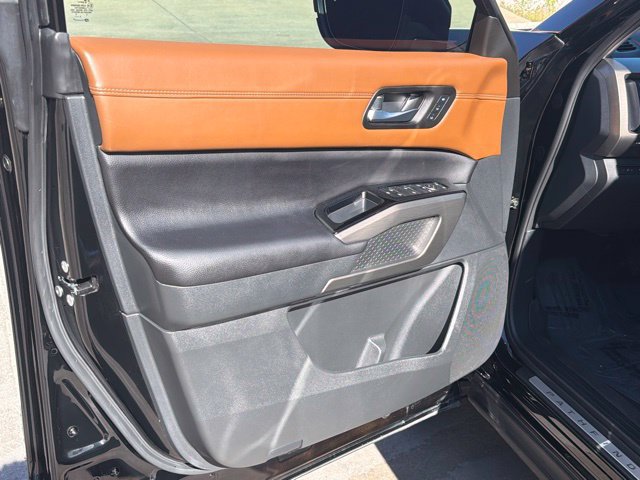 Used 2025 Nissan Pathfinder Platinum w/ Cargo Package AWD/4WD image 20