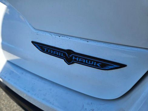 Used 2024 Jeep Grand Cherokee Trailhawk image 12