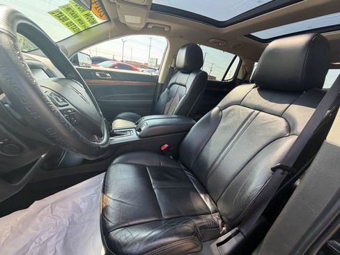 Used 2014 Lincoln MKT AWD image 24