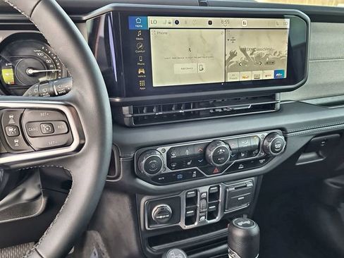 Used 2025 Jeep Wrangler Sahara 4xe image 25