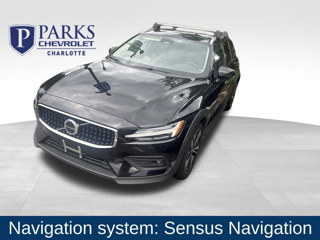 Used 2023 Volvo V60 B5 Cross Country Plus w/ Climate Package AWD/4WD image 1