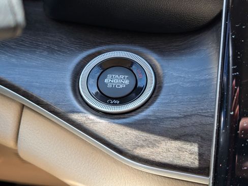 Used 2021 Jeep Grand Cherokee L Limited RWD image 15
