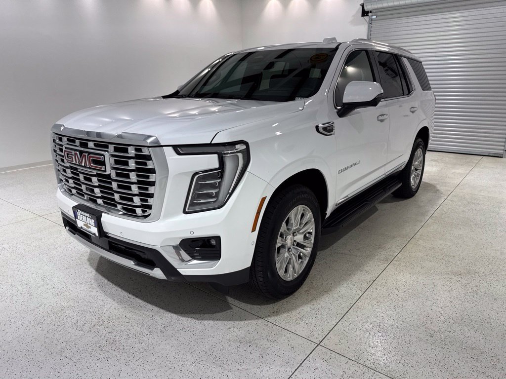 Used 2025 GMC Yukon Denali AWD/4WD image 1