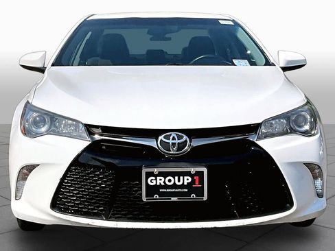 Certified 2017 Toyota Camry SE FWD image 4