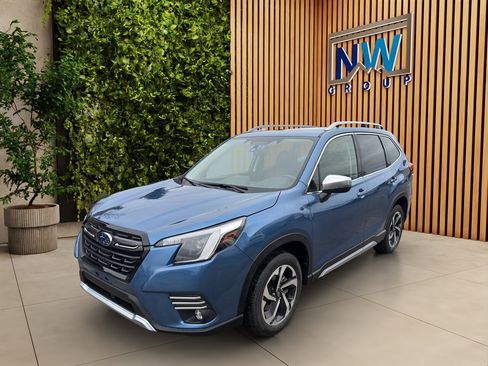 Used 2023 Subaru Forester Touring image 3