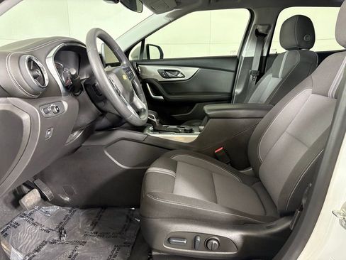 Used 2025 Chevrolet Blazer LT image 23