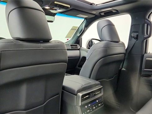 Used 2024 Lexus LX 600 4WD w/ Luxury Package image 34