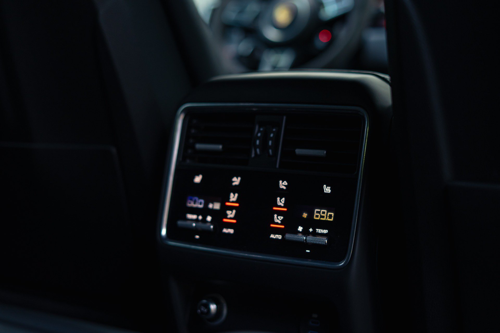 Used 2020 Porsche Cayenne Turbo AWD/4WD image 30