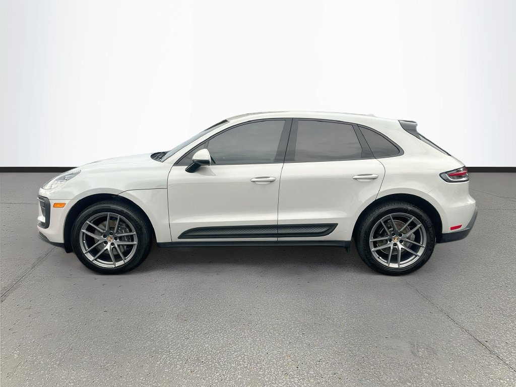 Used 2023 Porsche Macan AWD/4WD image 4