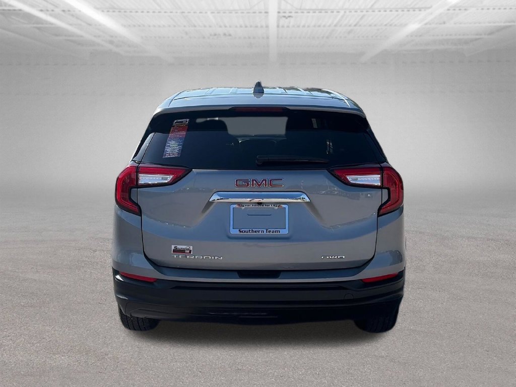 Used 2024 GMC Terrain SLE AWD/4WD image 5