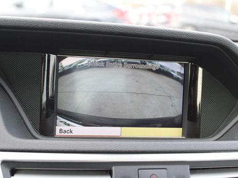 Used 2011 Mercedes-Benz E 550 4MATIC Sedan image 25