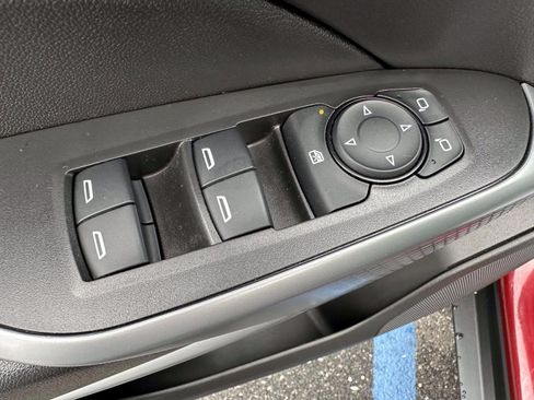 Used 2024 Chevrolet Trax LS w/ LS Convenience Package FWD image 9