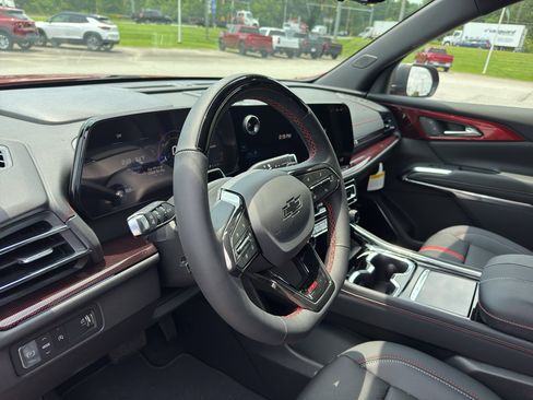 New 2025 Chevrolet Traverse RS image 21