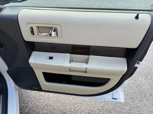 Used 2013 Ford Flex Limited image 45