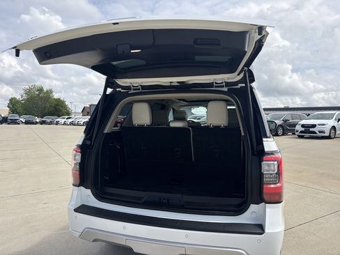 Used 2021 Ford Expedition Platinum AWD/4WD image 5