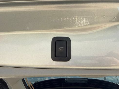 Used 2018 Toyota Highlander XLE AWD/4WD image 21
