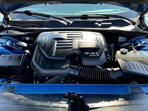 Used 2022 Dodge Challenger SXT w/ Driver Convenience Group RWD image 27