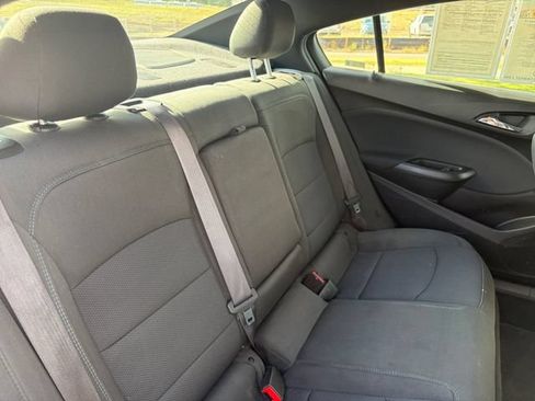Used 2017 Chevrolet Cruze LT w/ Sun And Sound Package FWD image 18