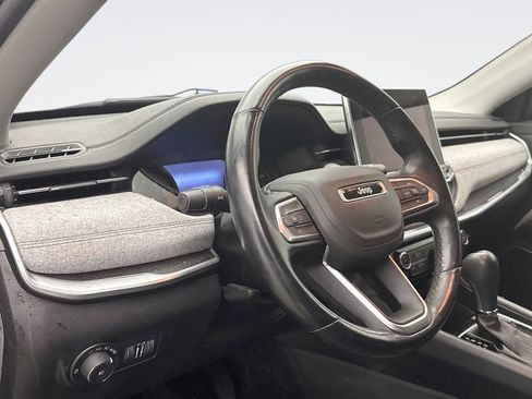 Used 2022 Jeep Compass Latitude w/ Sun and Sound Group image 7