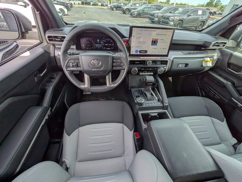 Used 2024 Toyota Camry SE w/ Convenience Package AWD/4WD image 11