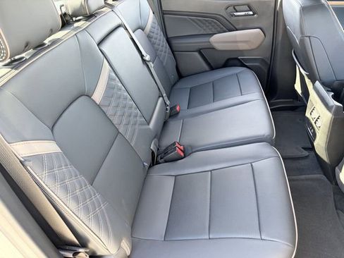 Used 2024 GMC Canyon Denali image 22