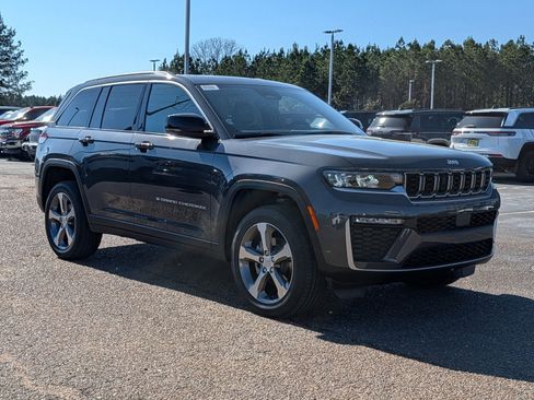 New 2026 Jeep Grand Cherokee Limited AWD/4WD image 3
