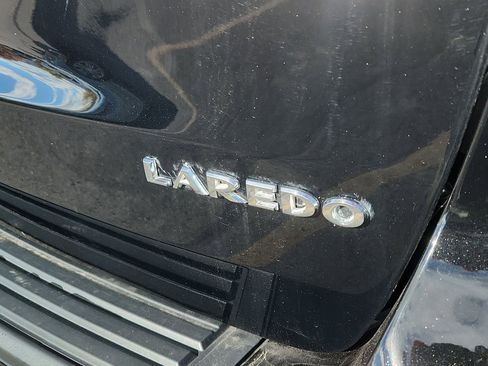 Used 2021 Jeep Grand Cherokee Laredo image 13