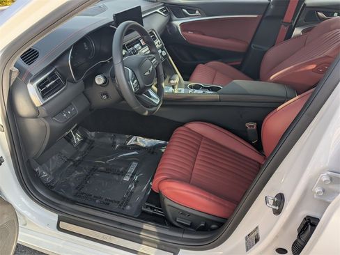 Used 2025 Genesis G70 3.3T Advanced image 9