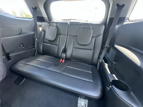 Certified 2022 Ford Explorer XLT w/ Equipment Group 202A AWD/4WD image 33