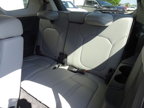 Used 2025 Honda Pilot EX-L image 17