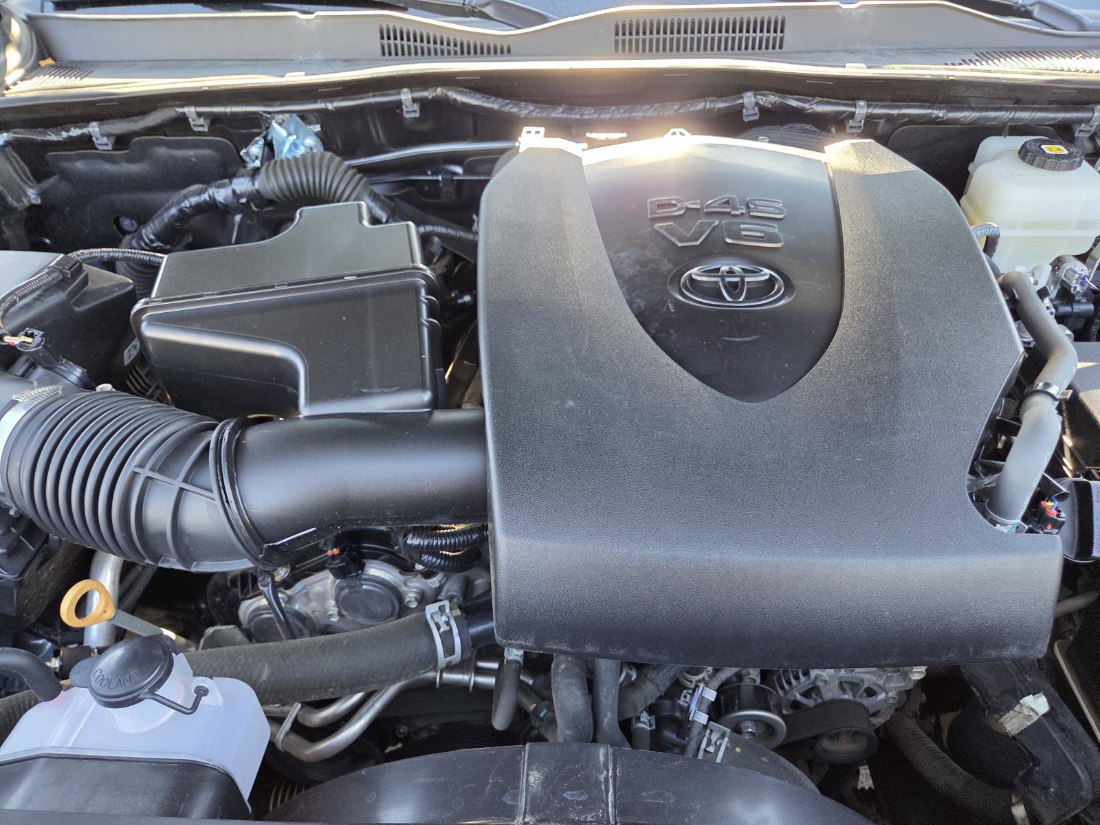 Used 2021 Toyota Tacoma TRD Off-Road w/ TRD Premium Off Road Package AWD/4WD image 23