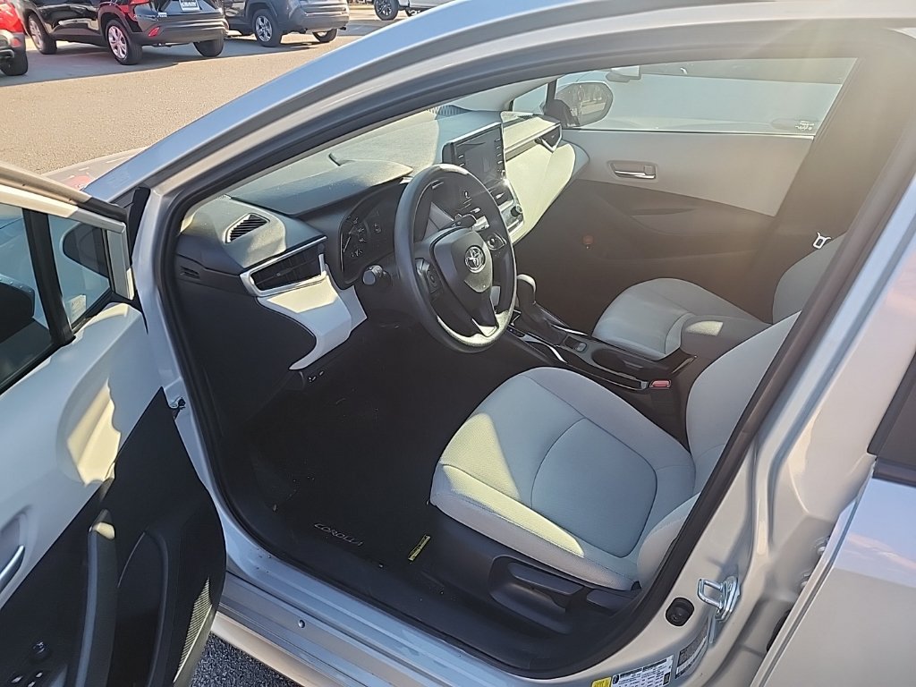 Used 2021 Toyota Corolla L FWD image 11