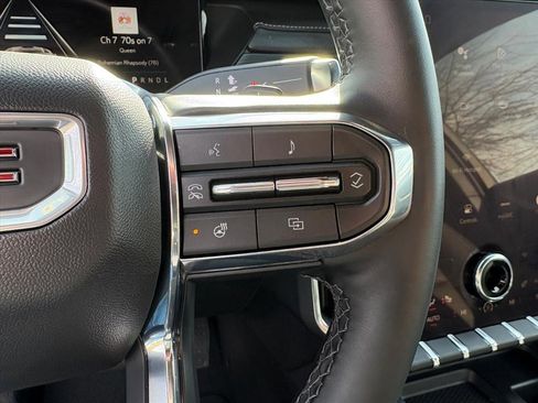 Used 2024 GMC Acadia Elevation w/ Luxury Package image 16