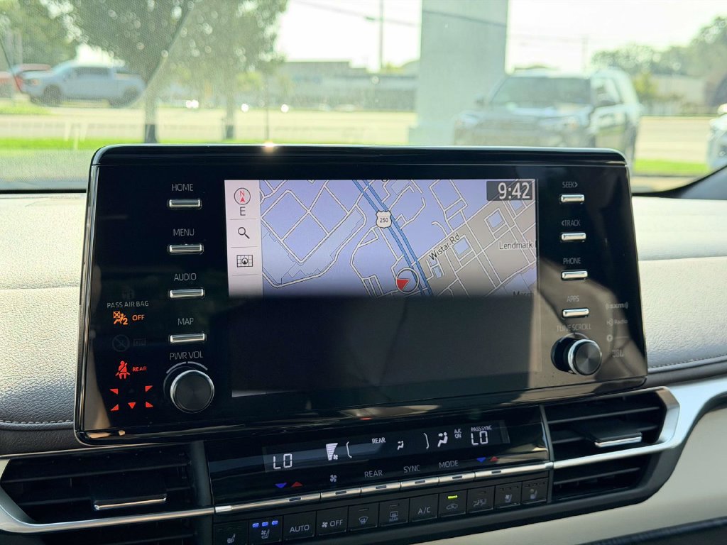 Certified 2021 Toyota Sienna Platinum AWD/4WD image 3