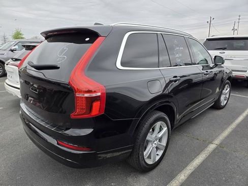 Used 2022 Volvo XC90 T5 Momentum image 7