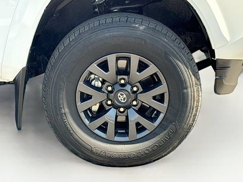 Certified 2023 Toyota Tacoma SR5 w/ Technology Package AWD/4WD image 31