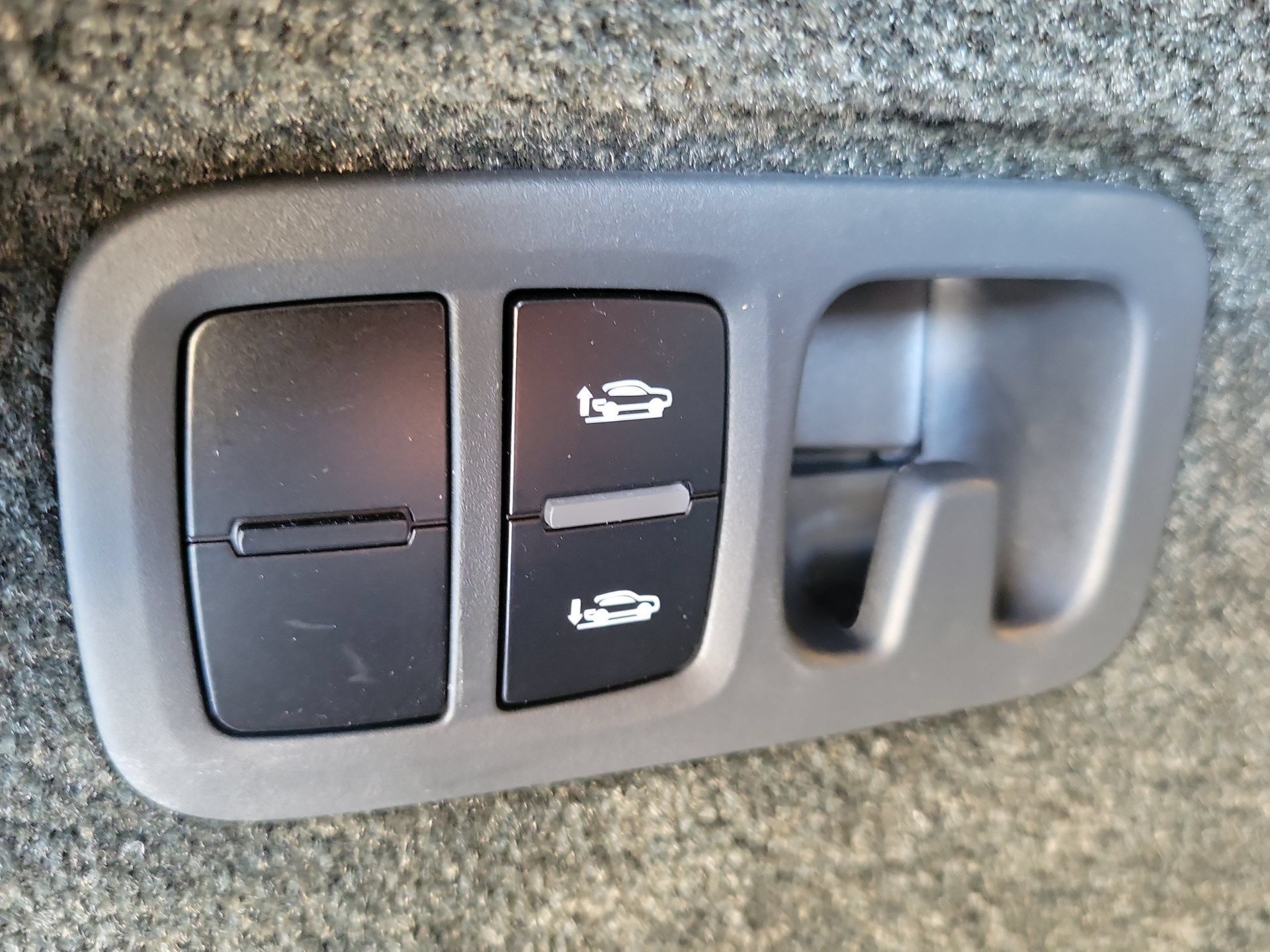 Certified 2023 Bentley Bentayga Plug-In Hybrid AWD/4WD image 16