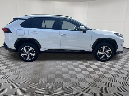Used 2025 Toyota RAV4 SE AWD/4WD image 10