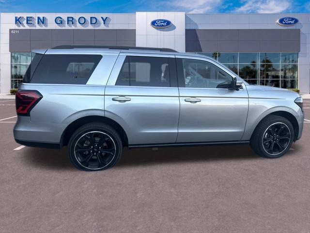 Used 2023 Ford Expedition Limited AWD/4WD image 9
