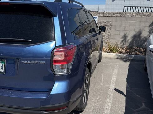 Used 2018 Subaru Forester 2.5i Premium AWD/4WD image 2