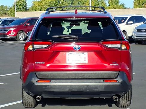 Certified 2022 Toyota RAV4 LE image 9