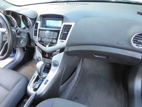 Used 2012 Chevrolet Cruze LT FWD image 30