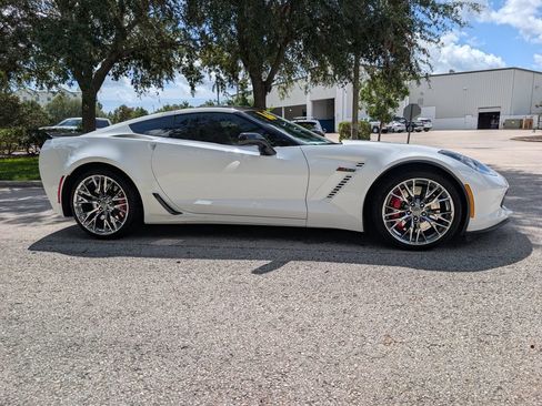 Used 2016 Chevrolet Corvette Z06 w/ 3LZ Preferred Equipment Group RWD image 8