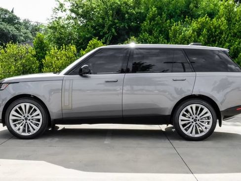 New 2026 Land Rover Range Rover Long Wheelbase SE AWD/4WD image 13