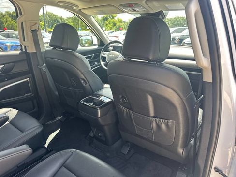 Used 2025 Kia Telluride S FWD image 34