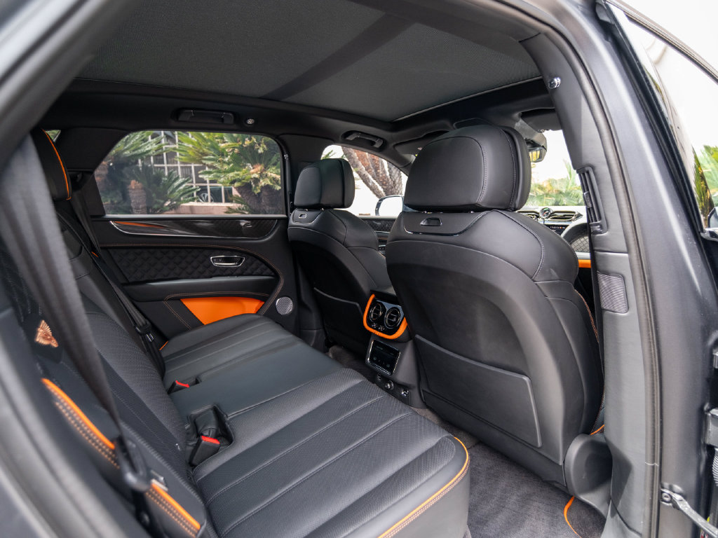 Used 2025 Bentley Bentayga AWD/4WD image 20