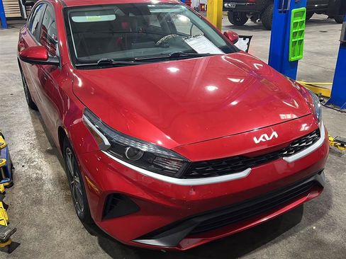 Used 2022 Kia Forte LXS FWD image 1