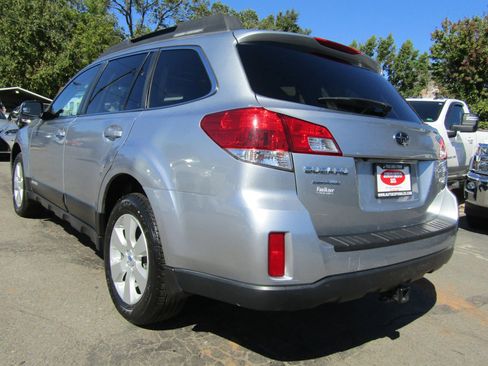 Used 2012 Subaru Outback 2.5i Limited image 5